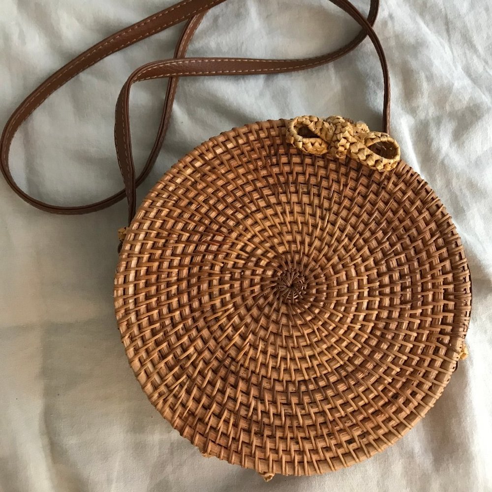 Round Woven Crossbody Purse